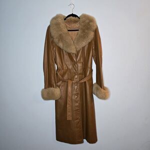 Elegant Tan Trench Coat with Fur Trim